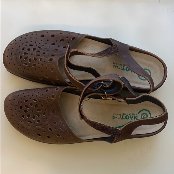 Naot Comfortable Brown Sandals - Picture 3 of 4